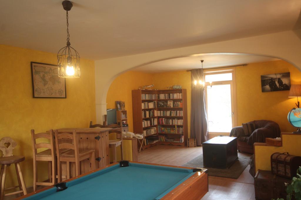 La Maison Du Bonheur Anlhiac Esterno foto
