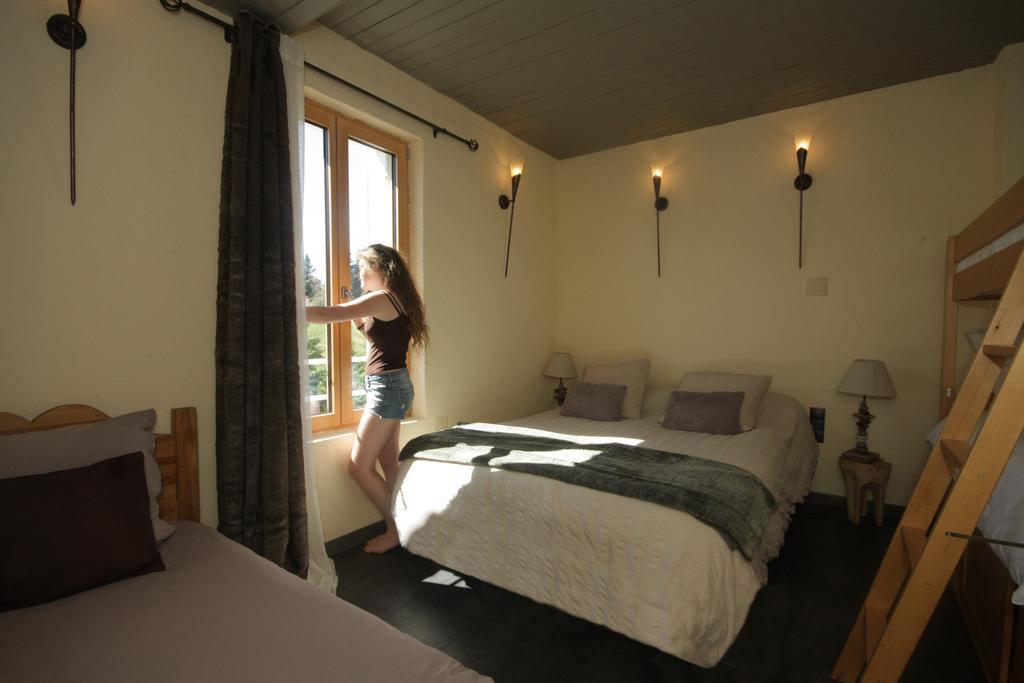 La Maison Du Bonheur Anlhiac Esterno foto